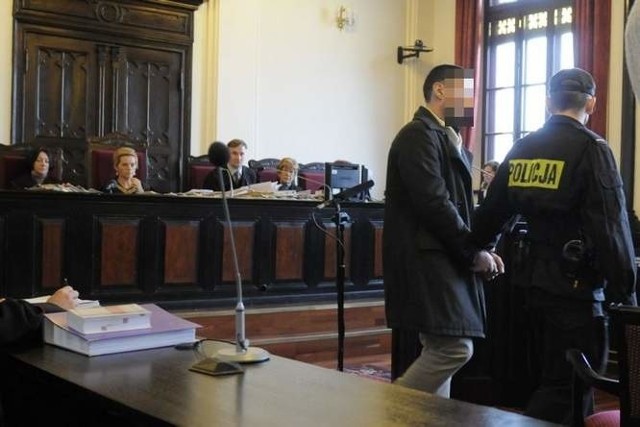 W sądzie w Bydgoszczy Dariusz S. wycofał się z zeznań, które złożył wcześniej jako objęty programem ochrony świadków.