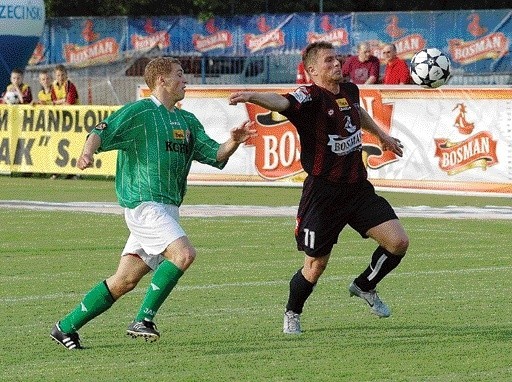 Grzegorz Matlak (z prawej) po raz kolejny zadziwia. Po ciężkiej kontuzji wraca do kadry Pogoni. 
