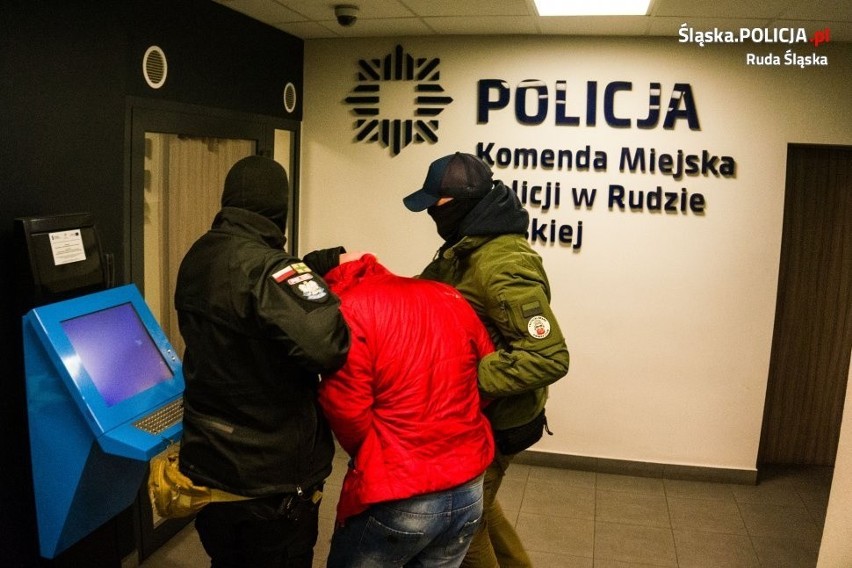 Policjanci z Rudy Śląskiej zatrzymali mężczyznę, który pobił...