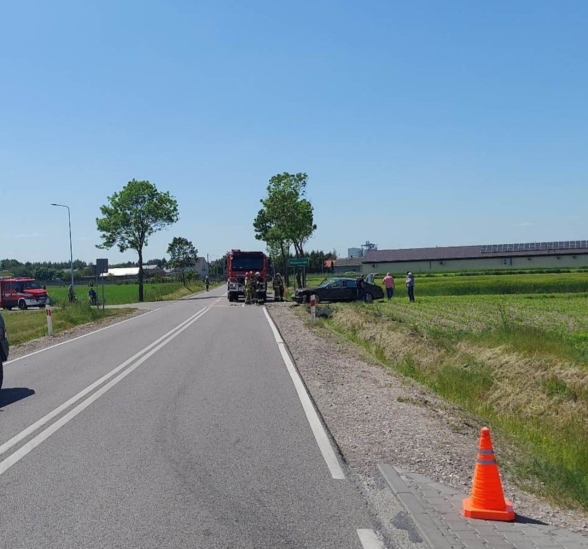 Wypadek w Krasnosielcu. Zderzyły się dwa samochody osobowe. 1.06.2023