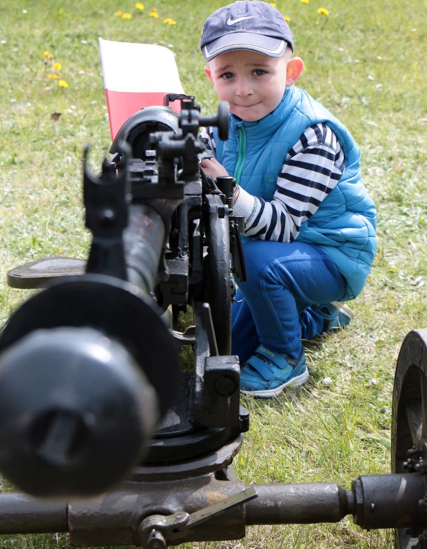 Stowarzyszenie Rawelin  3 maja, w imieniu Komendanta 13 WOG,...