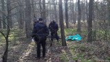 Szukali zaginionego w Bydgoszczy. Znaleźli zwłoki i skrytkę z narkotykami [zdjęcia, wideo]