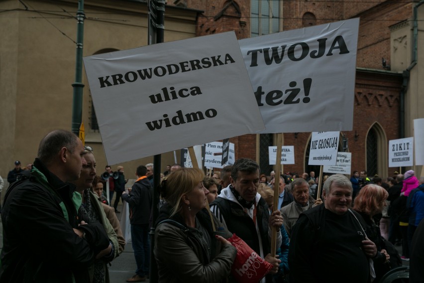 Protest na Placu Wszystkich Świętych