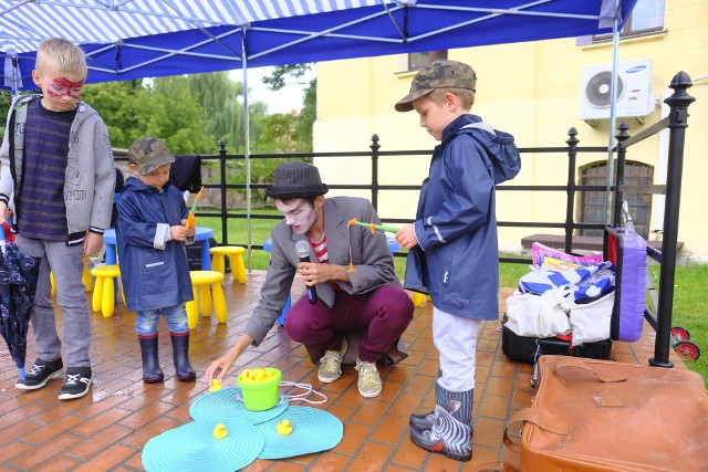 Tak bawiły się dzieci na Placu Podominikańskim w ubiegłym roku