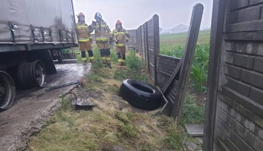 W czwartek rano podczas przechodzącej przez Kalisz burzy,...