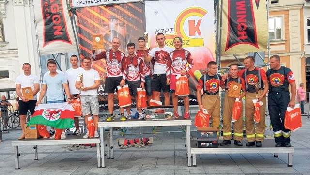 W Wadowicach, gdzie wystartowało ponad 150 strażaków, Białogard wywalczył w kategorii sztafet 3. miejsce