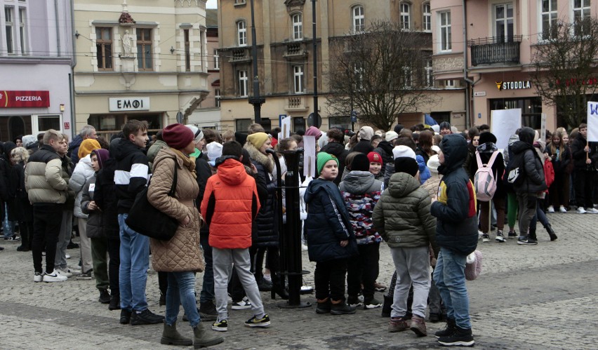 Wiec solidarności z Ukrainą na Rynku w Grudziądzu odbył się...