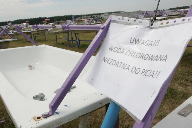 Woda w kranach na Przystanku Woodstock jeszcze nie nadaje się do picia.