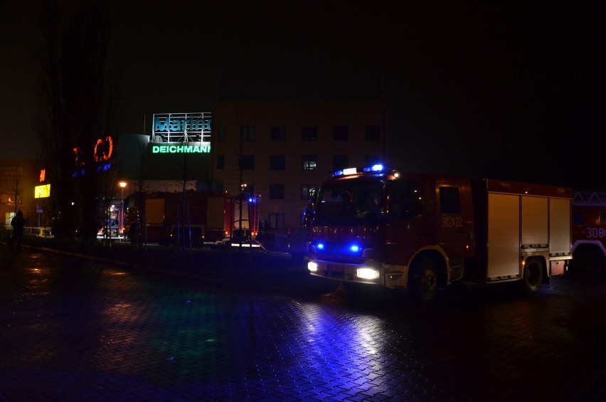 Wrocław: Pożar w Marino. Ewakuacja całego centrum handlowego (FILM, ZDJĘCIA)