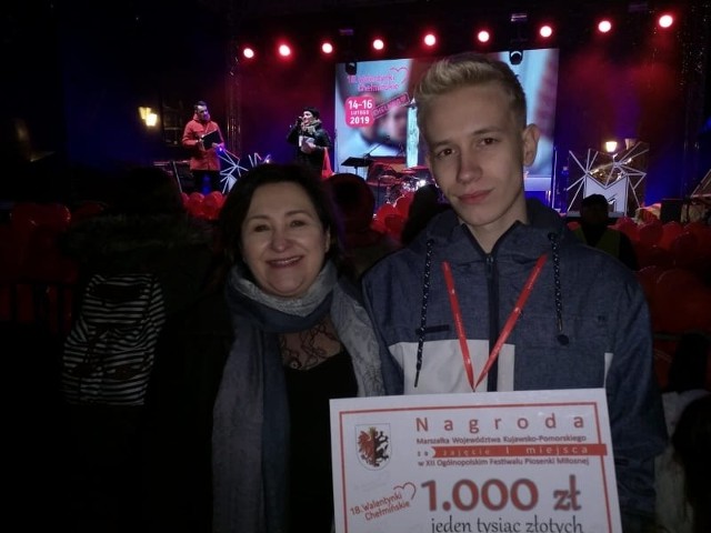 Daniel Gabryszewski osiągnął kolejny sukces, tym razem w Chełmnie. Na zdjęciu z Elwirą Żuchowską.