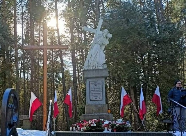 W niedzielę 12 lutego przy mogile na Borze w Skarżysku - Kamiennej odbędą się uroczystości patriotyczne, upamiętniające 83 rocznicę masowego mordu Niemców na mieszkańcach miasta.