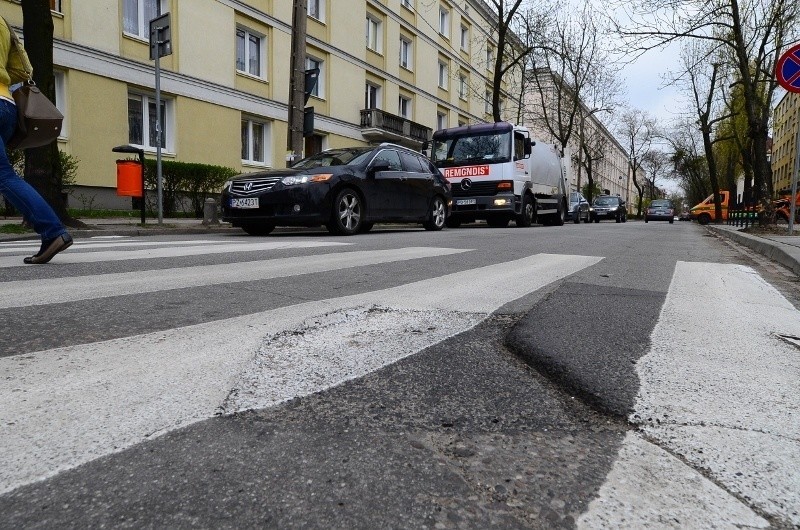 Zamalowana dziura na ul. Polnej