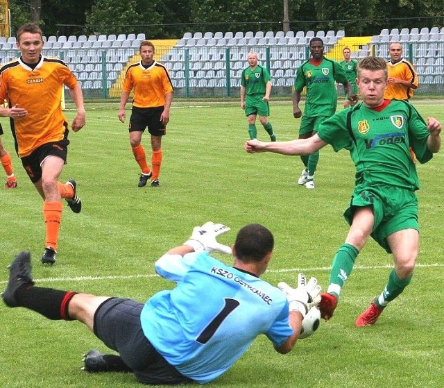 Paweł Olszewski (z prawej) zawiódł w Stali Stalowa Wola i przedwcześnie rozwiązał umowę w klubie.