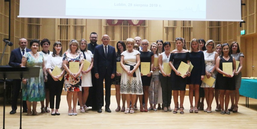 Prezydent Lublina wręczył nauczycielskie mianowania i dyrektorskie nominacje (ZDJĘCIA)