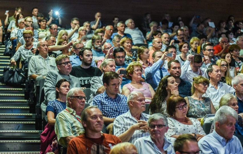 Lech Wałęsa w Bydgoszczy. Zaprosił go KOD...