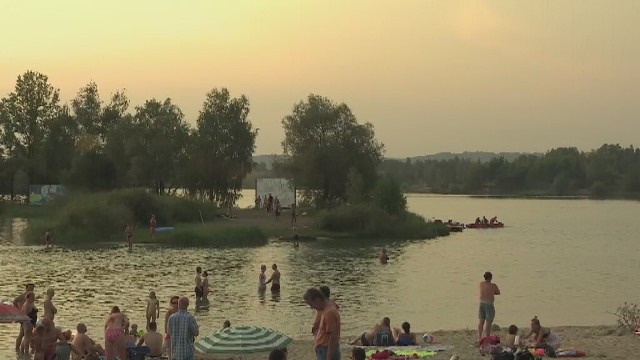 Plaża, na której wypoczywał młody mężczyzna była niestrzeżona, a on sam nie umiał pływać.