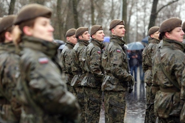 Już za kilka dni ruszy kwalifikacja wojskowa w Katowicach. Sprawdź dokładne informacje. Na zdjęciach: przysięga wojskowa w Lublinie.