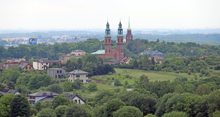 Kopiec Wyzwolenia w Piekarach Śląskich. Widoki, które zobaczysz z tego miejsca zapierają dech w piersiach. Zobaczcie!