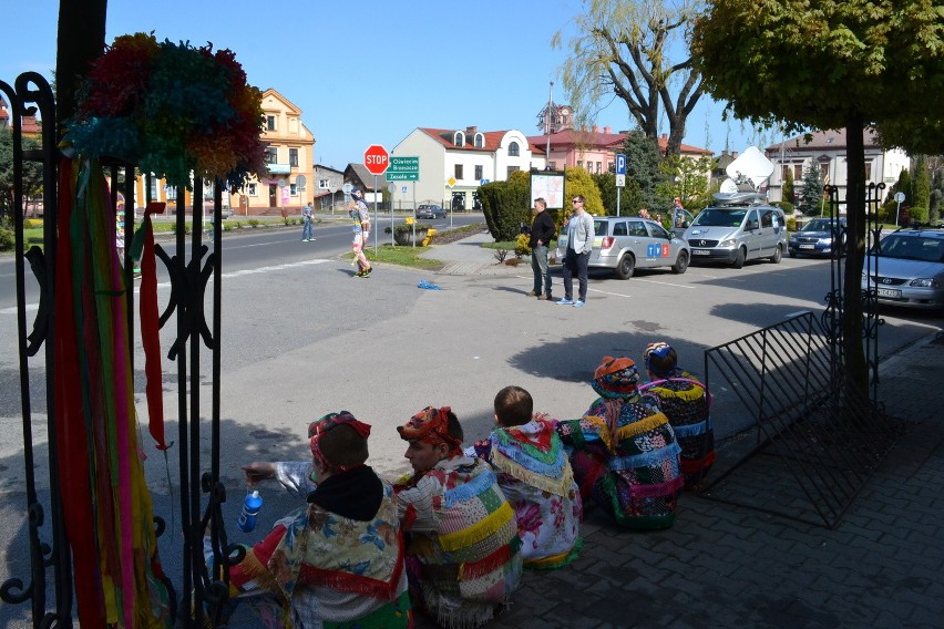 Wilamowskie śmiergusty 2014, czyli leją od samego rana