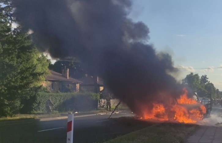 Wypadek i pożar samochodów w Brzózce (gmina Krosno...