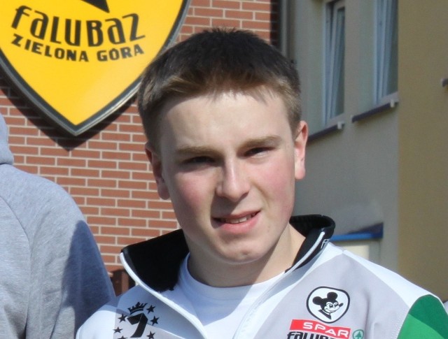 Alex Zgardziński przedłużył umowę ze SPAR Falubazem Zielona Góra o rok.