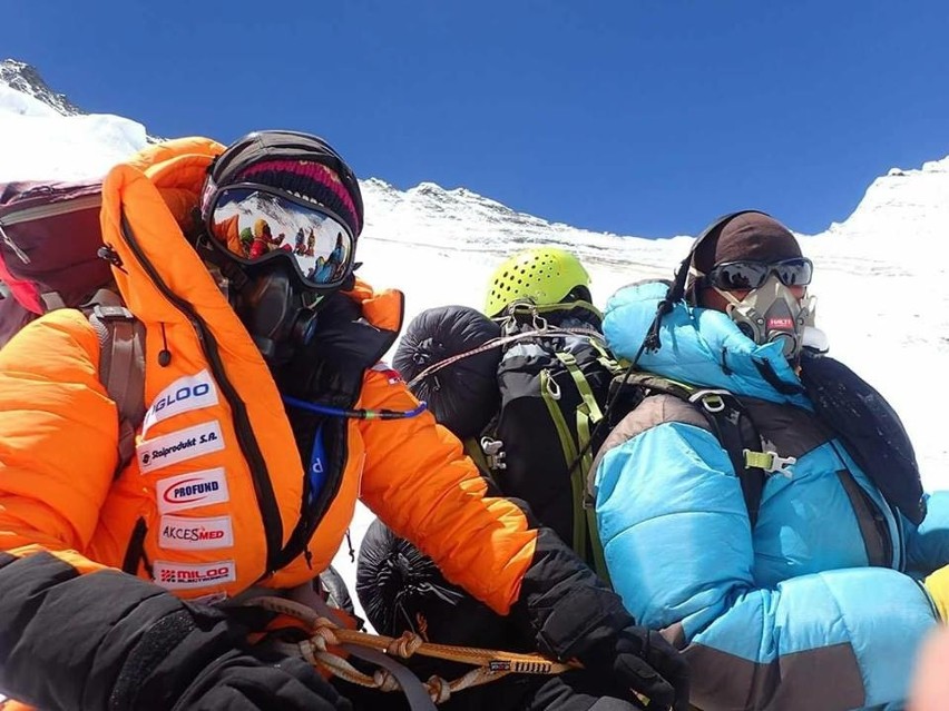 Szczepan Brzeski z Bochni zdobył Everest, a Sylwia Bajek -...
