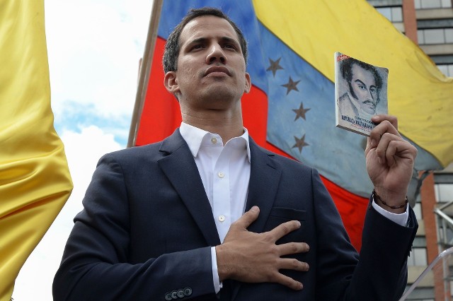 Juan Guaido przysiągł utworzyć przejściowy rząd i doprowadzić do wolnych wyborów