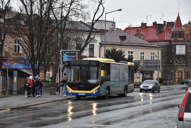 Asystent przesiadkowy ma pomóc pasażerom, którym autobus często uciekał sprzed nosa