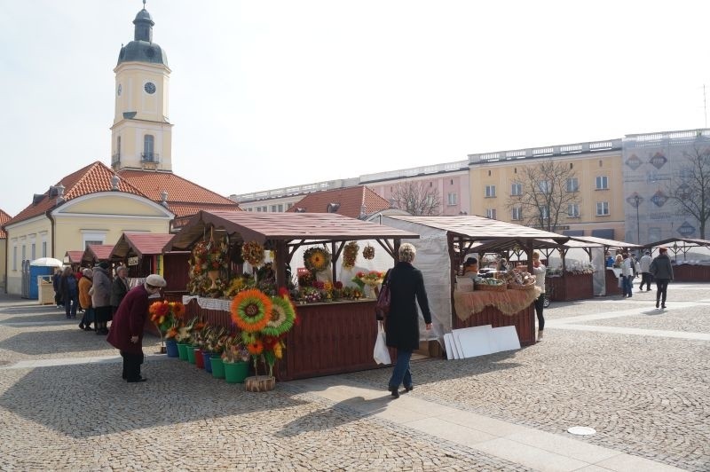 Kilkadziesiąt straganów kusi białostoczan na Rynku...