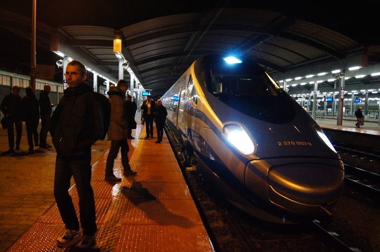 Pendolino z Katowic do Krakowa nie pojedzie, ale gdyby pojechało to i tak 3 godziny