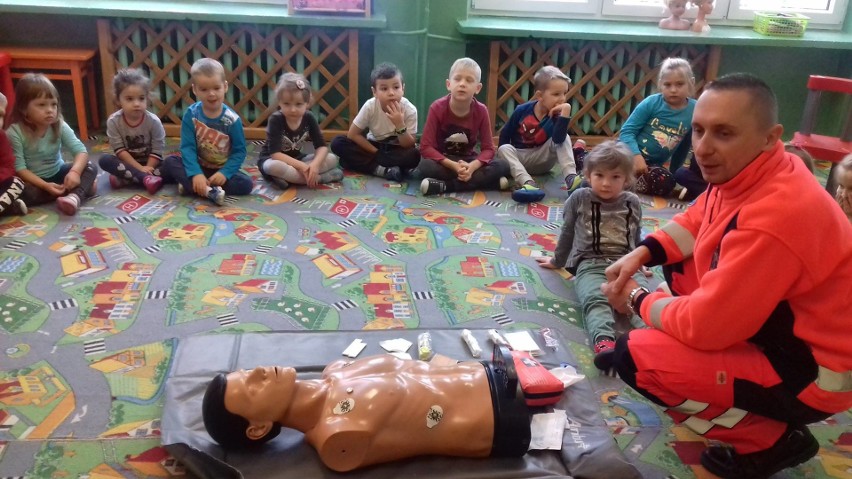 Dzieci ze szkoły w Podchojnach uczyły się udzielania pierwszej pomocy