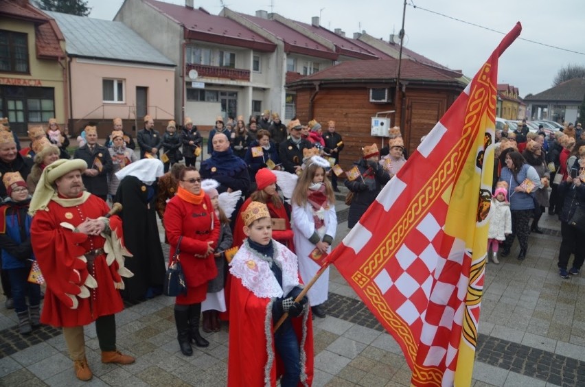 Rycerski Orszak Trzech Króli przeszedł ulicami Szydłowa [ZDJĘCIA]