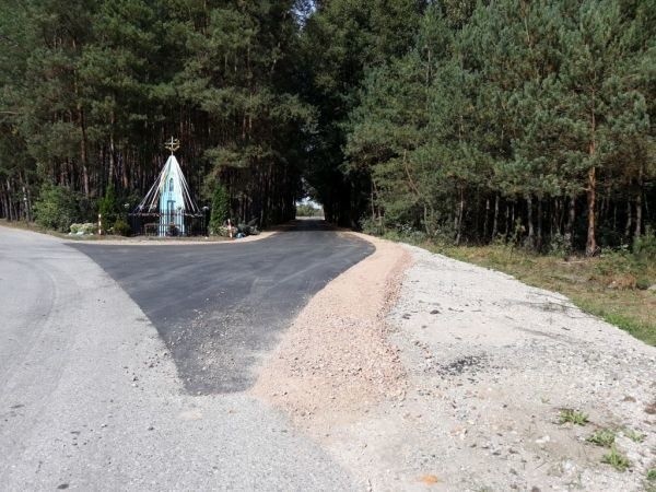 W Budach Brankowskich w gminie Białobrzegi jest nowy asfalt.