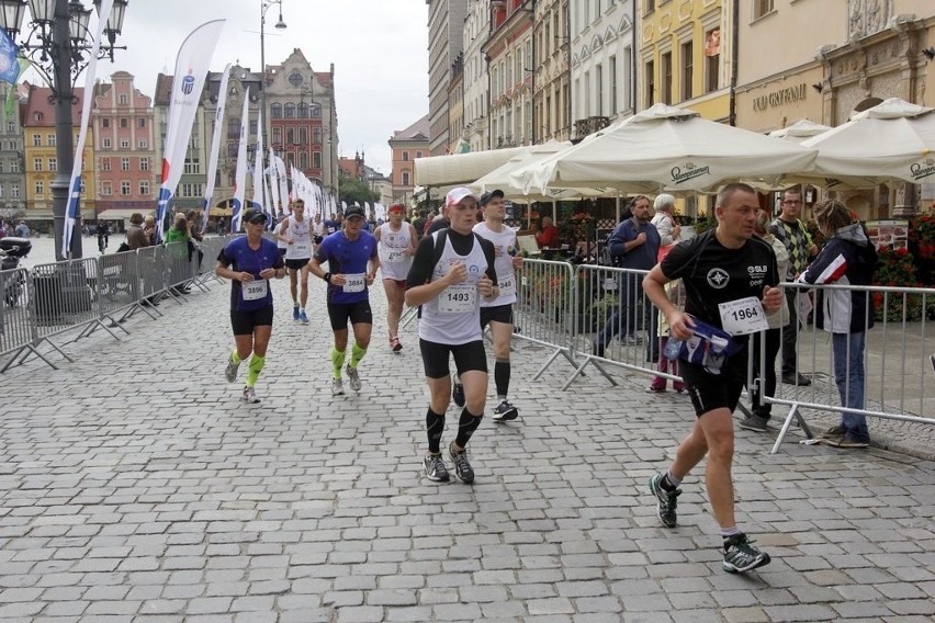 Maraton Wrocław - ZDJĘCIA - zawodnicy z numerami 1801 - 2000