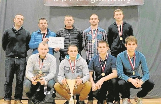 Drużyna Foksdrob Kajetanów została mistrzem Zagnańskiej Ligi Futsalu broniąc tytułu wywalczonego przed rokiem.