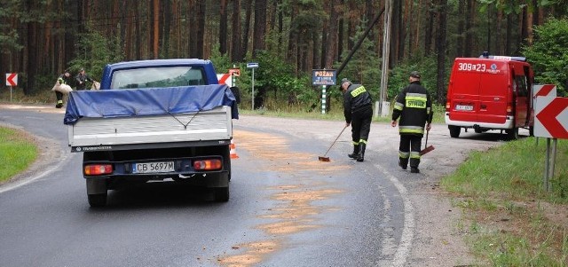 Koronowscy strażacy w szybkim tempie usunęli plamę