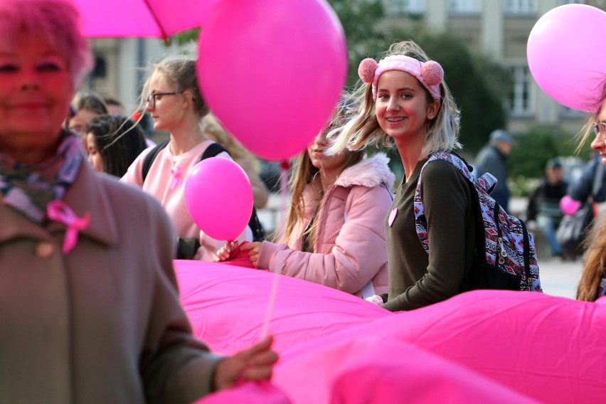 Marsz Różowej Wstążki przeszedł ulicami Lublina. Solidarni z chorymi na raka piersi (ZDJĘCIA)