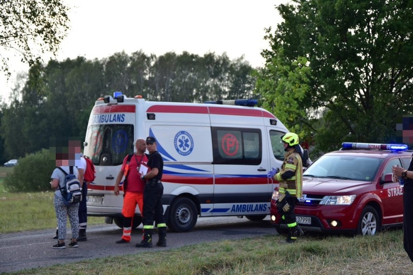 Po inscenizacji pod Krojantami. Bryczka wjechała w ludzi