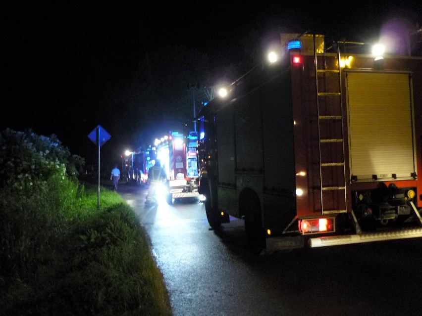Nocna akcja strażaków w Ujściu Jezuickim koło Gręboszowa