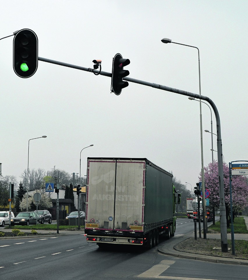 System wykrywania przejazdu na czerwonym świetle miał...