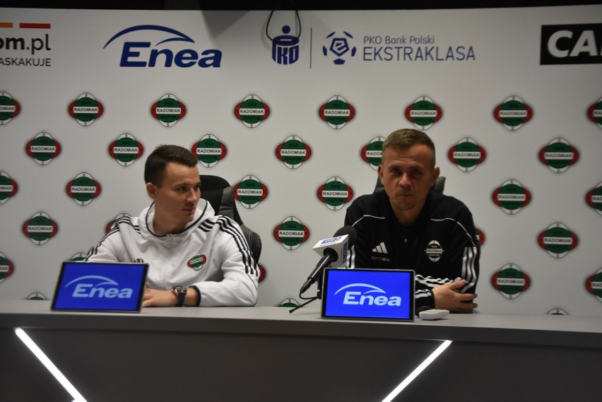 Trener Maciej Kędziorek, z prawej strony, dość dobrze zna...