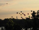 Głowy do góry! Kolorowe balony, sterowce i paralotnie nad Ełkiem (zdjęcia)