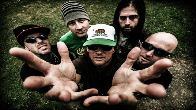 Choć panowie z Ugly Kid Joe mają swoje lata, nadal lubią wyluzować