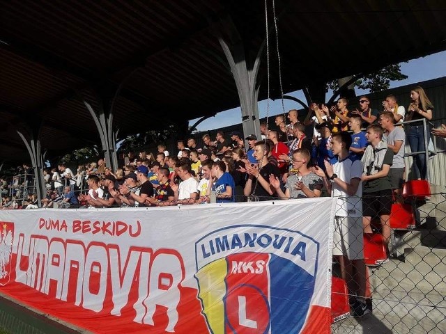 Piłkarze z Limanowej w 4. lidze małopolskiej radzą sobie jak na razie bardzo dobrze