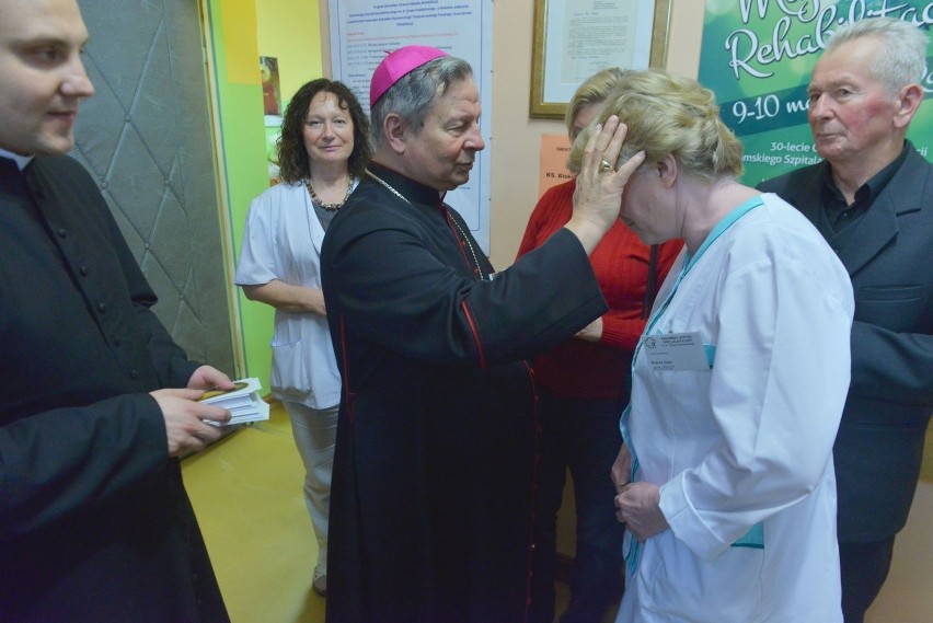Za chorych z Oddziału Rehabilitacji modlił się biskup Henryk...