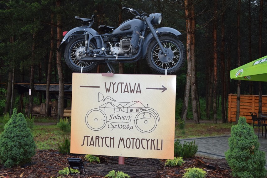 Zabytkowe motocykle z różnych krajów świata na wystawie w Ośrodku Szkoleniowo - Wypoczynkowym "Cyziówka" w Kamionce
