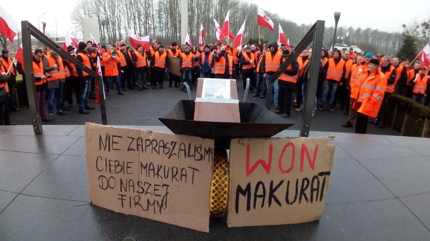 Protest w Lotosie zawieszony. Nie ma porozumienia [WIDEO]