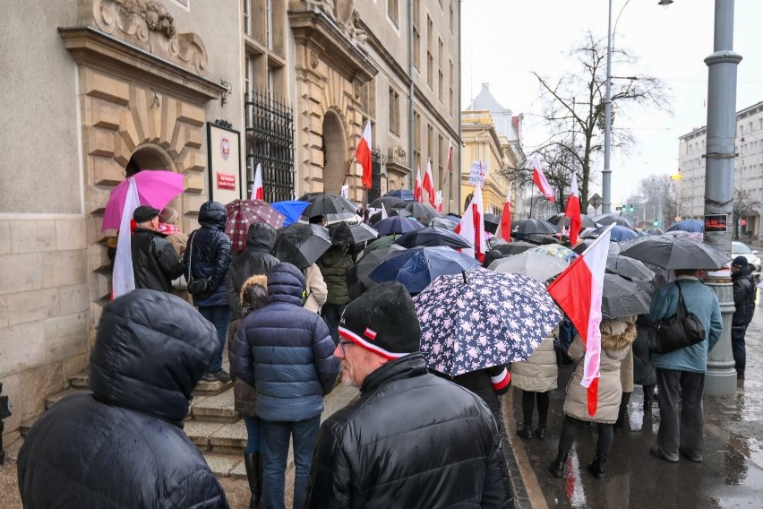 Protest Wolnych Polaków w Gdańsku. To sprzeciw wobec zmian w...