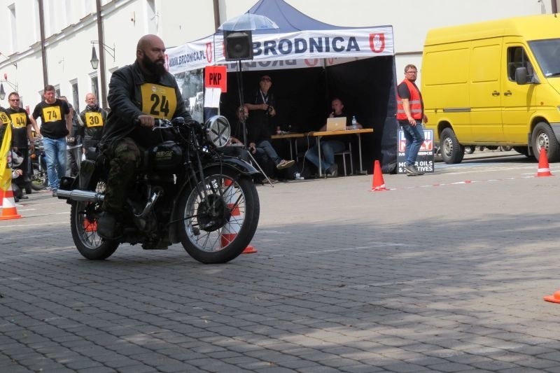 Rajd motocykli zabytkowych - etap w Brodnicy (konkurencje sprawnościowe) zdjęcia