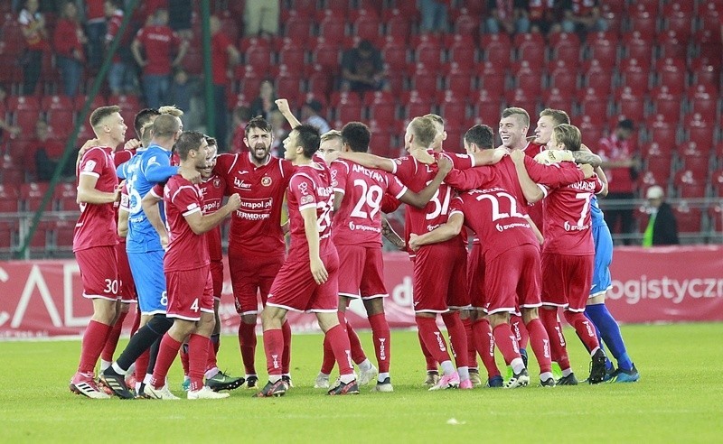 Resovia - Widzew Łódź. Piłkarska druga liga. Telewizja chciała pokazać mecz Widzewa